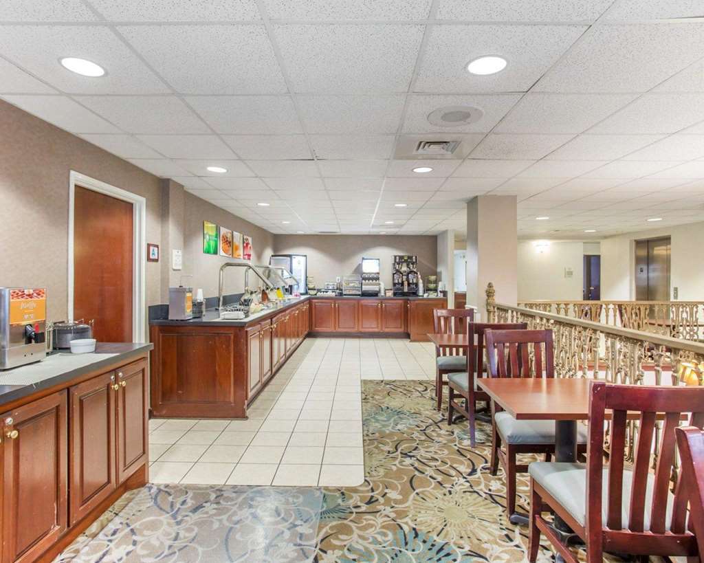 Comfort Inn & Suites Patriots Point Charleston Restaurant bilde