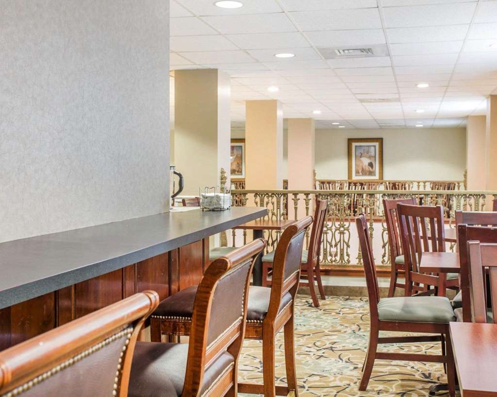 Comfort Inn & Suites Patriots Point Charleston Restaurant bilde